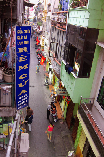 Alley fronting the hotel.