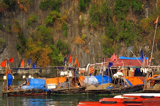 Small fishing sampans.