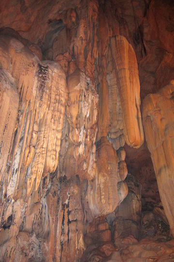 Inside Thien Long Cave.