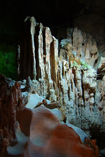 Inside the caverns 02.