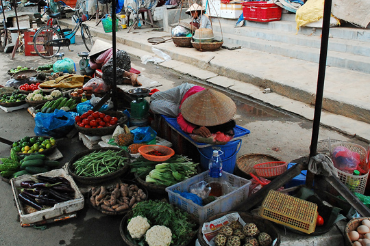 It was quiet-time at the central market 02. Old Town, Hoi An.