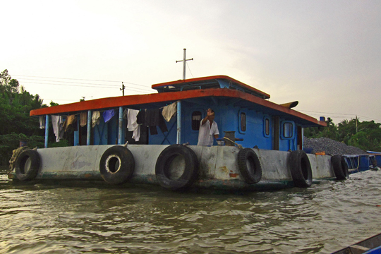 Folks are friendly on the Mekong, Can Tho.