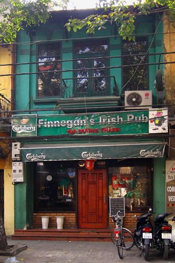 Finnegan's Irish Pub, Hanoi.