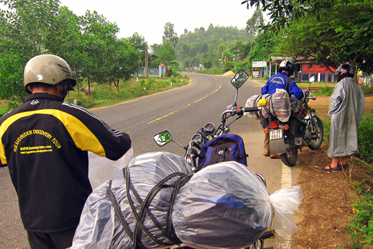 Time to put on the rain-gear, Central Highlands.