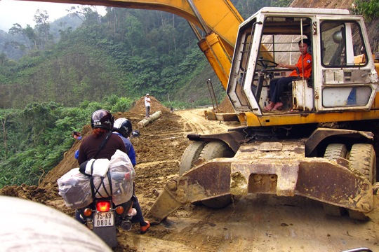 Soft, narrow, and with only a 500ft drop-off..., Central Highlands.