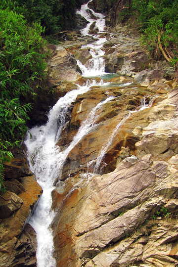 Roadside waterfall, Central Highlands.