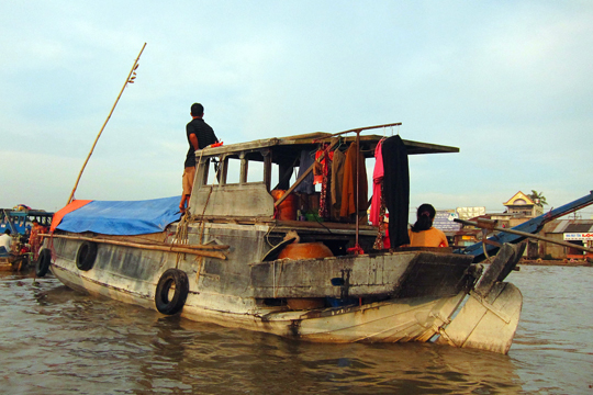 The Cai Rang Floating Market near Can Tho 06.