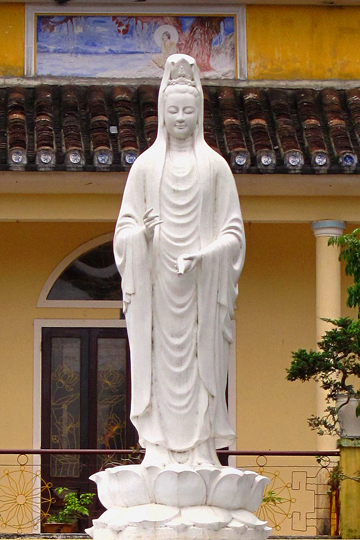 Quan Yin statue, Hoi An.