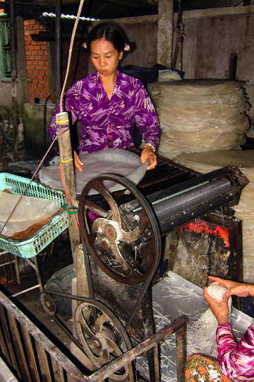 Making rice vermicelli near Can Tho.