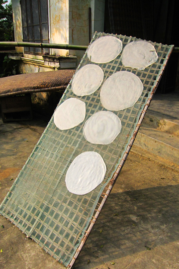 Sun-drying the edible rice paper, Quang Nam Prov.