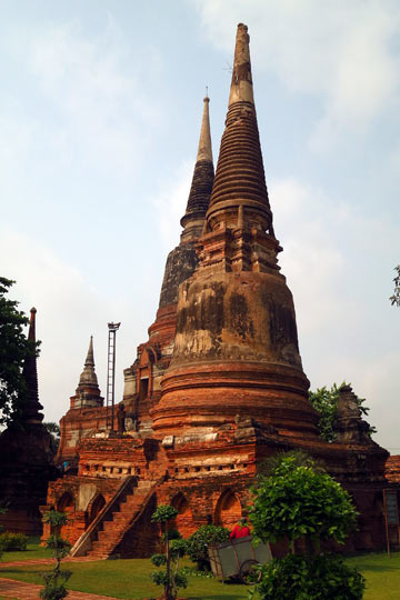 Wat Yai Chaimongkhon.