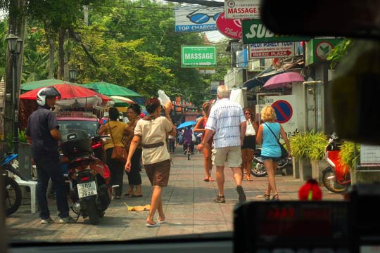 Narrow Soi's (lane ways) of Bangkok.