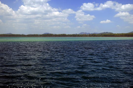 Approaching Koh Lanta.