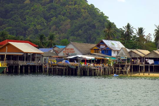 Restaurant and guesthouse in Ban Saladan.