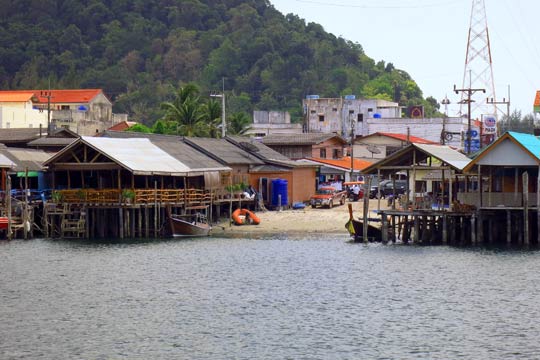 Road into the sea, Ban Saladan.