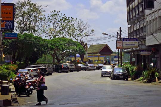 A Krabi street near the river.