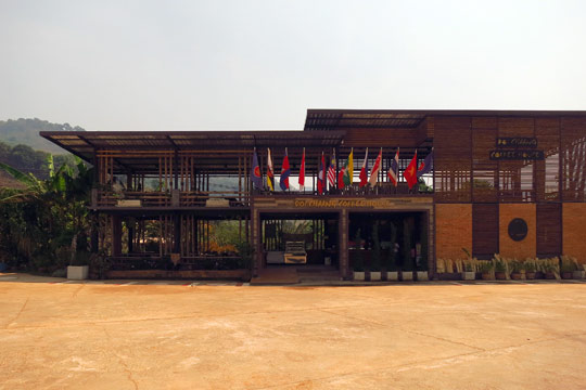 Doi Chaang Coffee House adjacent to the factory.