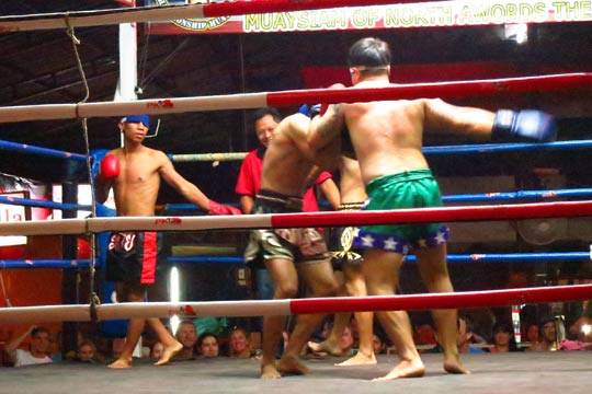 Bonus Match with four fighters blind-folded.