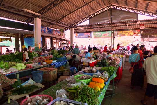 Akha market.