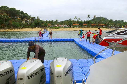 Picking up final passengers.