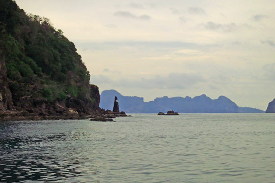 Arriving at Koh Chuek.